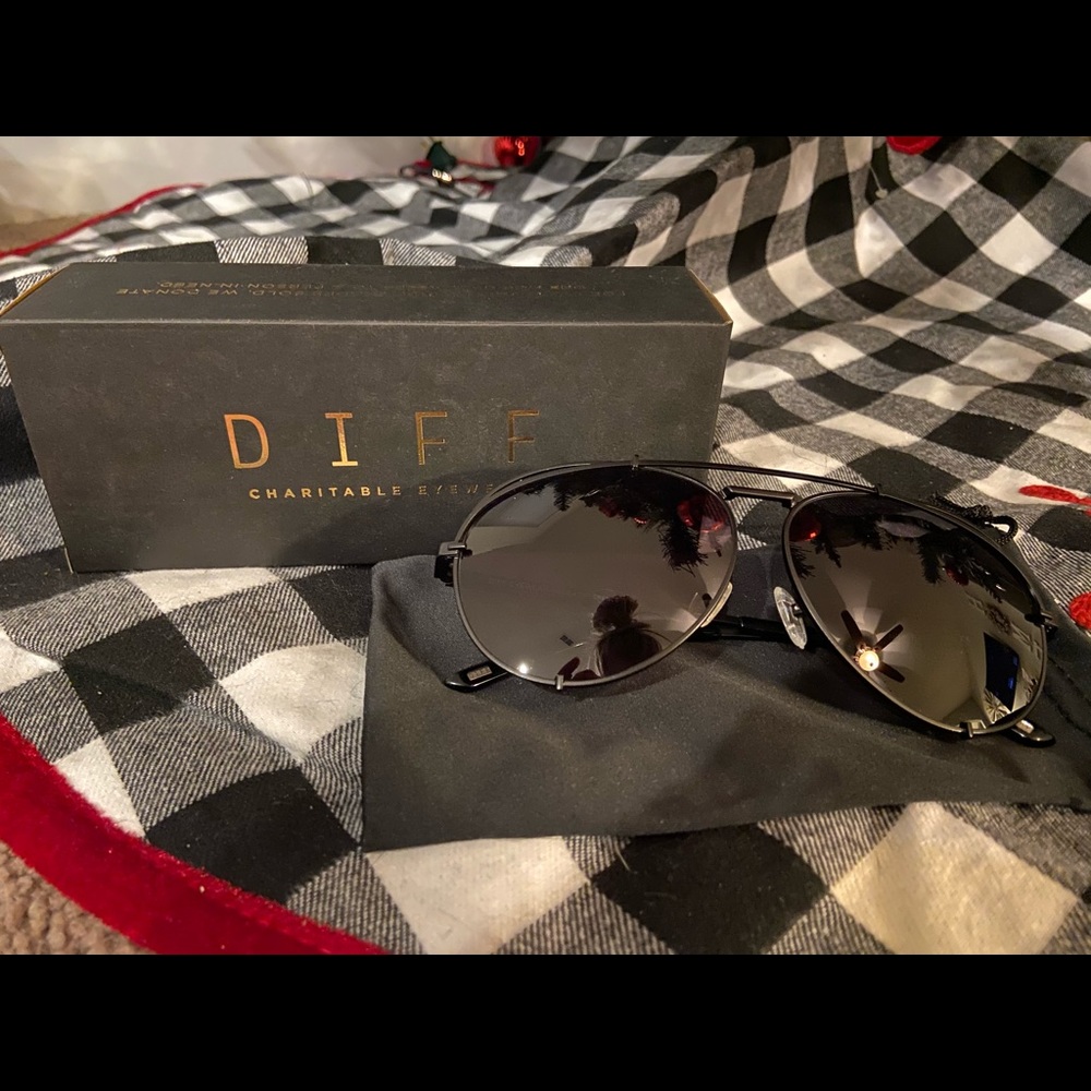 DIFF SUNGLASSES